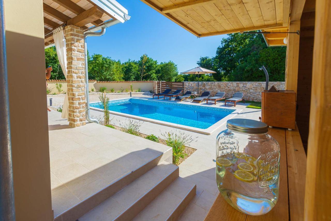 Villa David - Luxurious Secluded Villa With A Heated Pool Butkovici  Exterior photo