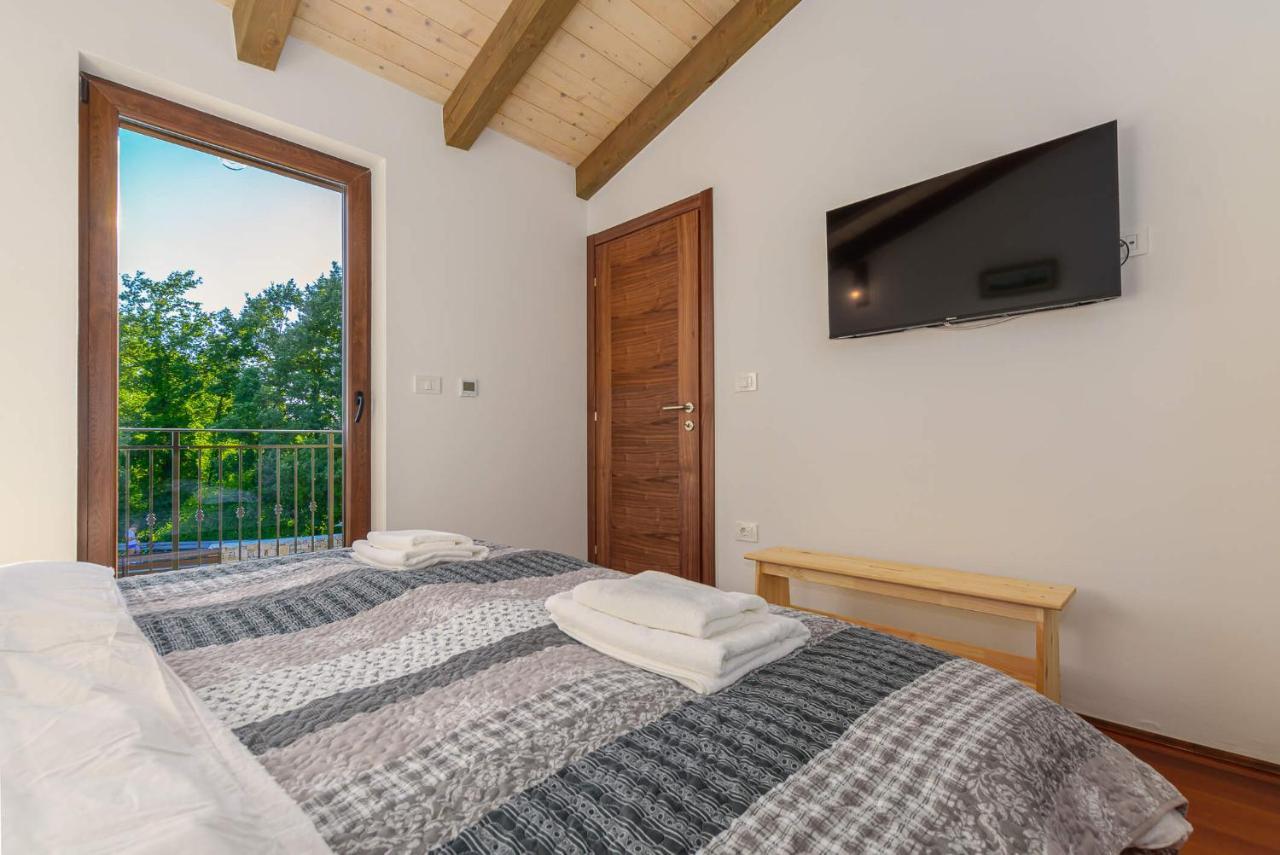 Villa David - Luxurious Secluded Villa With A Heated Pool Butkovici  Exterior photo